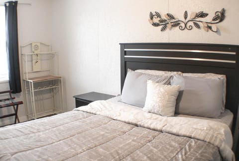 2BR - Parking - 5 Min to North Shore! Apartment in Pittsburgh