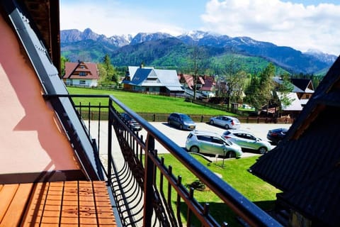 Balcony/Terrace, Mountain view