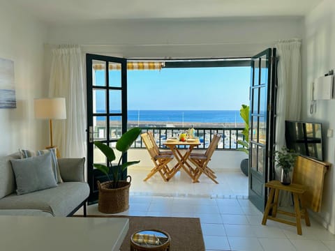 TV and multimedia, Living room, Lounge or bar, Sea view