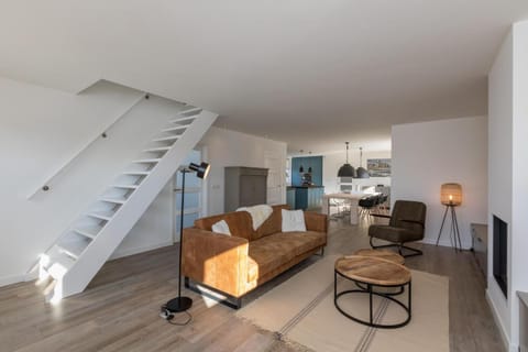 Welcome in - Familiehuis met ruim terras en speelweide I Oostkapelseweg 32, Serooskerke 'Ooievaar' Apartment in Oostkapelle