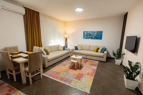 TV and multimedia, Living room, Seating area, air conditioner