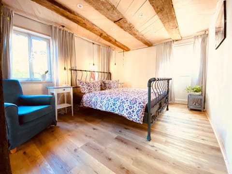 Bed, Bedroom