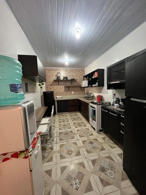 Nosso Repouso Saquarema - Casa inteira com Piscina,churrasqueira privativos, Wi-fi,900m da praia, Tv-Smart. House in Saquarema