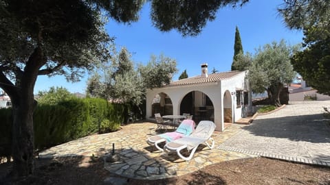 Property building, Garden, Balcony/Terrace