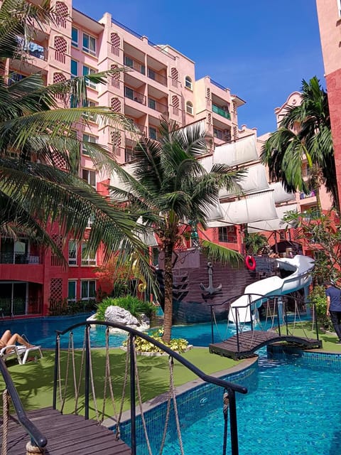 Property building, Day, Garden view, Pool view, Swimming pool, sunbed