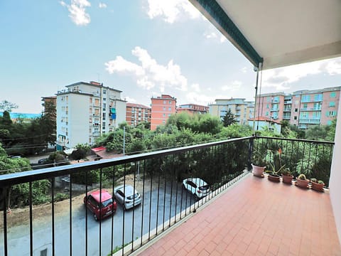 View (from property/room), Balcony/Terrace, City view