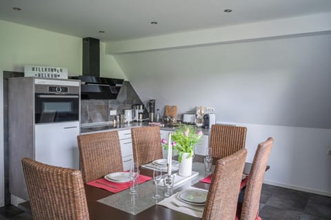 Kitchen or kitchenette, Dining area, kitchen