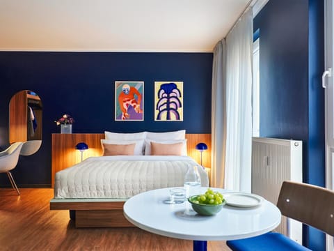 Bed, Seating area, Bedroom