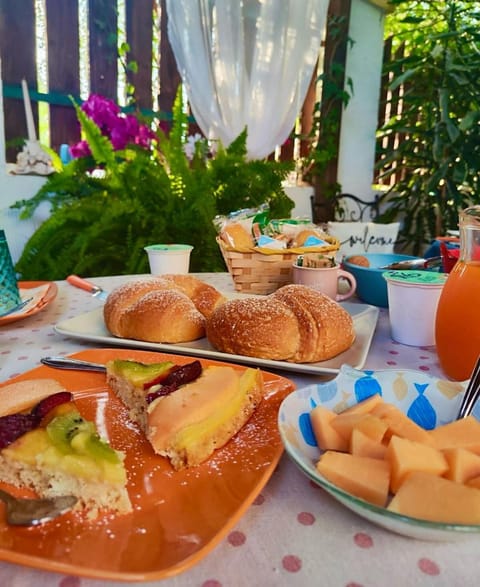 Garden, Breakfast