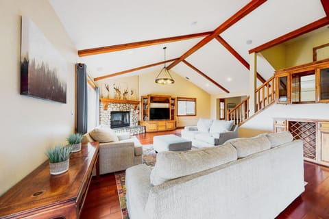 Deer Mountain House in Lake Arrowhead