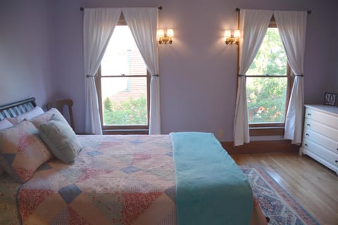 Art and Lodging Bed and Breakfast in South Bend