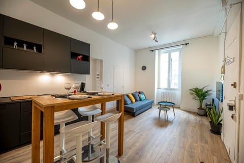 Kitchen or kitchenette, Living room