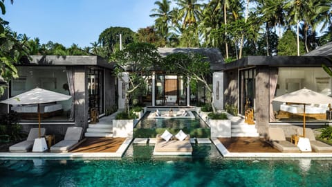 Garden view, Pool view, Swimming pool, sunbed