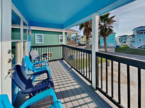 Neighbourhood, Balcony/Terrace, Seating area