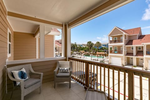 Balcony/Terrace, Seating area, Pool view, Swimming pool, furniture