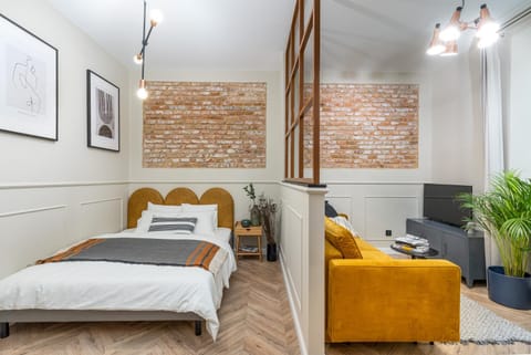 Bed, Living room, Photo of the whole room, Bedroom
