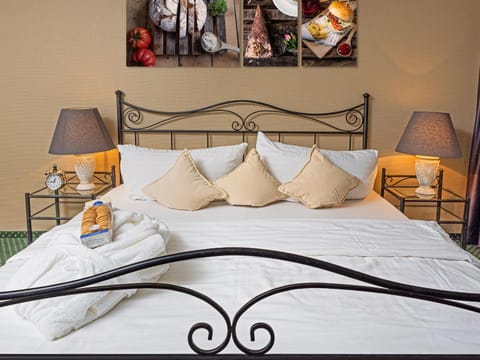 Bed, Photo of the whole room
