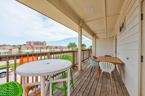 Patio, Balcony/Terrace, Seating area