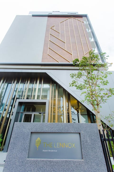 Property building, Facade/entrance, Day