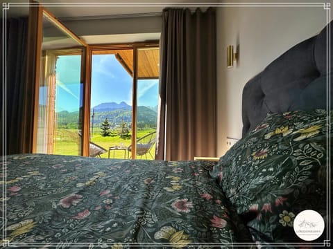 Bed, View (from property/room), Photo of the whole room, Seating area