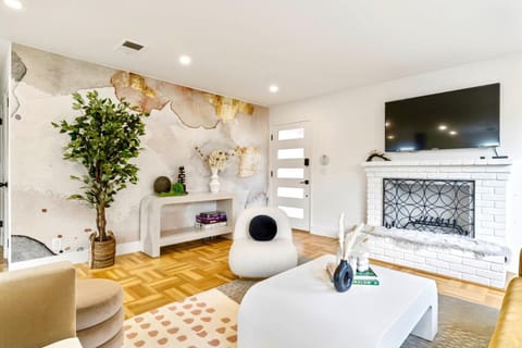 TV and multimedia, Living room, Seating area