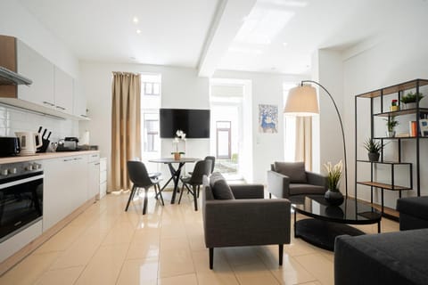 TV and multimedia, Kitchen or kitchenette, Living room