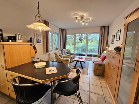 Living room, Seating area, Dining area, hair dresser