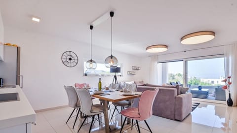 Balcony/Terrace, Living room, Dining area, air conditioner