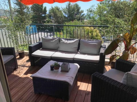 View (from property/room), Balcony/Terrace, Dining area