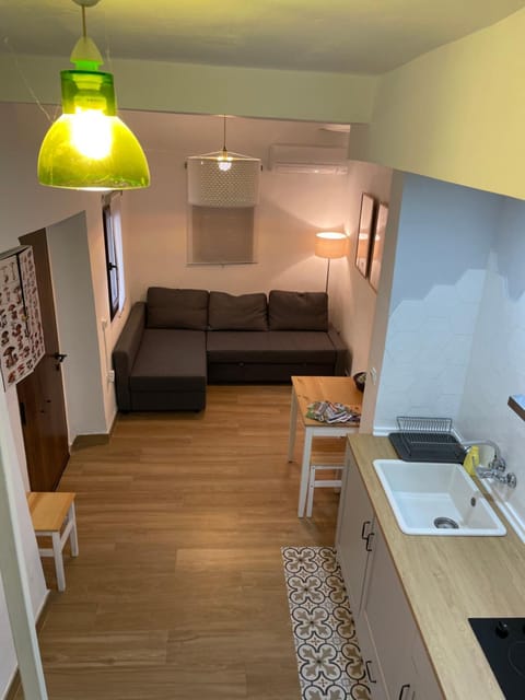 Kitchen or kitchenette, Living room