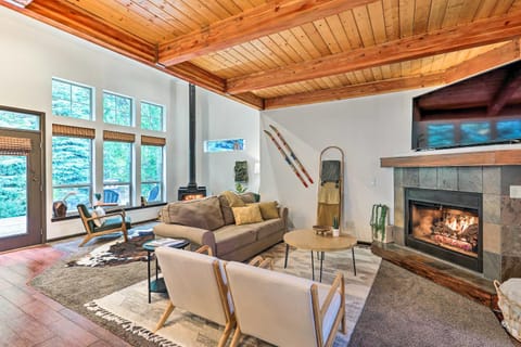 Mountain-Modern Unit Golf, Hike, Ski and More! House in Deschutes River Woods