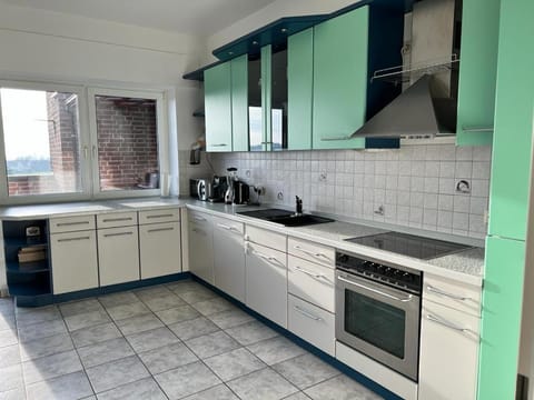 Kitchen or kitchenette, dishwasher, pet friendly, stove