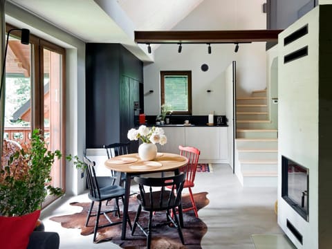 Kitchen or kitchenette, Living room, Seating area, Dining area, flat iron