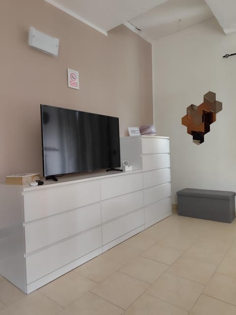 Appartamento Sofia accogliente monolocale in zona residenziale strategica wifi gratuito Apartment in Lombardy