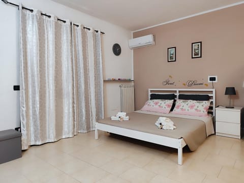 Appartamento Sofia accogliente monolocale in zona residenziale strategica wifi gratuito Apartment in Lombardy