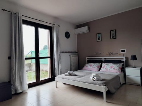 Appartamento Sofia accogliente monolocale in zona residenziale strategica wifi gratuito Apartment in Lombardy