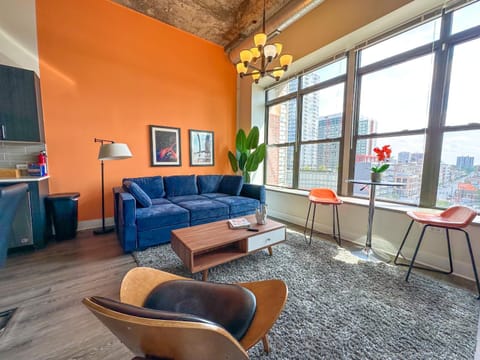 Cozy 2BR South Loop Condo with Optional Parking and Gym Near McCormick Place, Public Transit & City Hotspots Apartment in South Loop