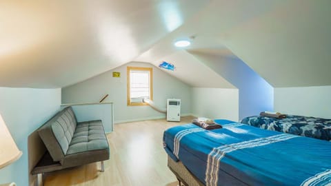 3 BR Southside Pad - Sleeps 8 - Amazing Location Apartment in Pittsburgh