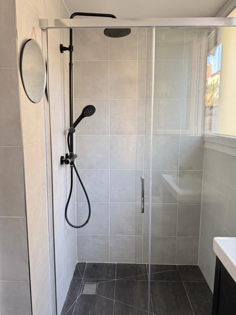 Appart PARIS Sud - calme & lumineux - RER B 2 minutes Apartment in Île-de-France