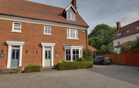 Property building, Street view, Location, Parking