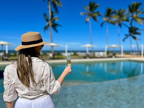 Nearby landmark, Day, People, Natural landscape, Pool view, Sea view, Swimming pool