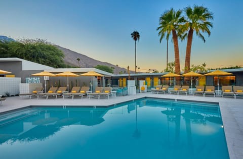 Mountain view, Pool view, Swimming pool, sunbed