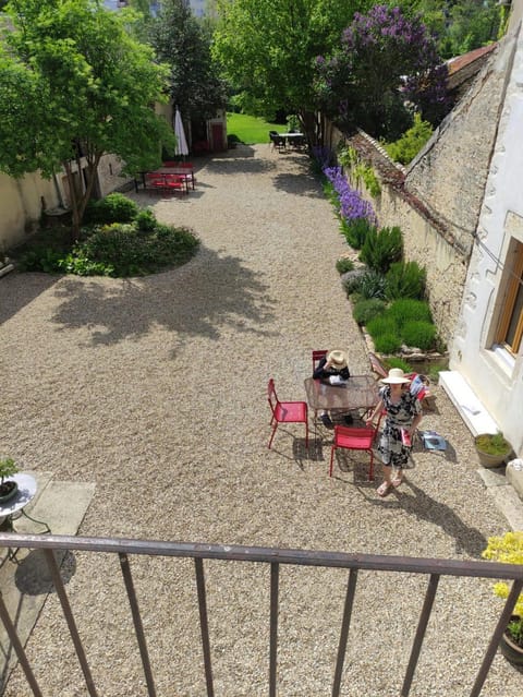 Property building, Garden, Dining area, Garden view, Inner courtyard view