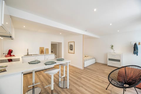 Kitchen or kitchenette, Living room