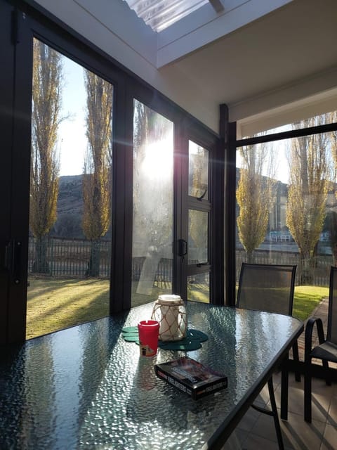 Patio, Mountain view