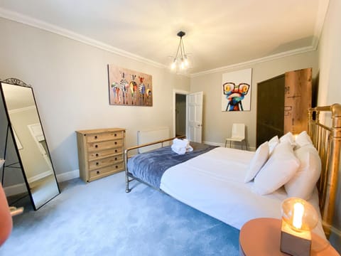 Bed, Photo of the whole room, Bedroom, wardrobe