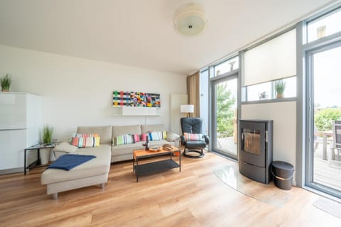 Ostsee - Reetdachhaus Nr 2 "SÜDSTRANDHUS" im Strand Resort House in Heiligenhafen