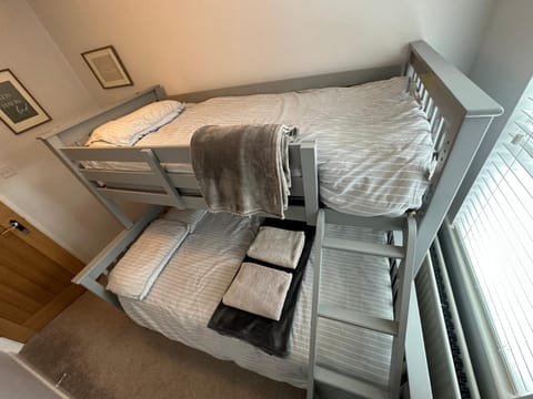 Bed, Photo of the whole room, Bedroom, bunk bed