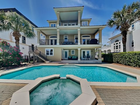 Property building, Garden, Hot Tub, Balcony/Terrace, Seating area, Swimming pool