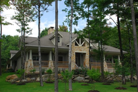 Property building, Facade/entrance, Natural landscape, Garden, Balcony/Terrace, Garden view
